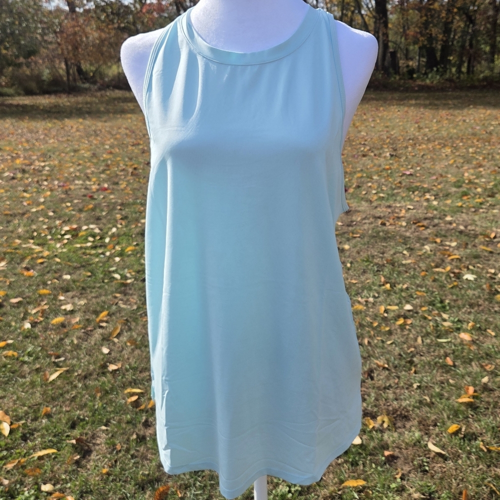 Light Blue Sleeveless Exercise Top